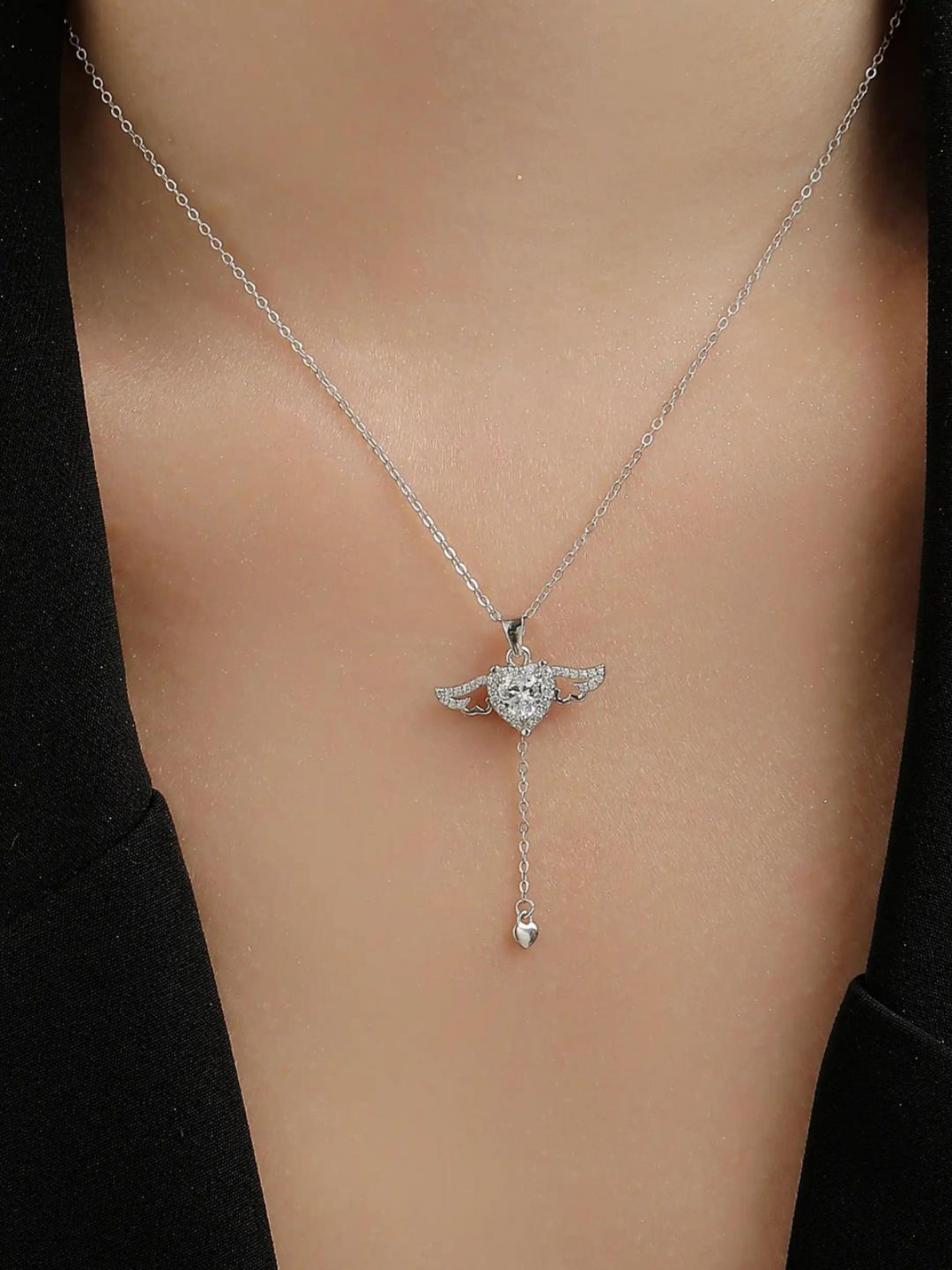 Heart wings necklace